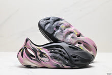 Adidas Yeezy Foam Runner MX Carbon