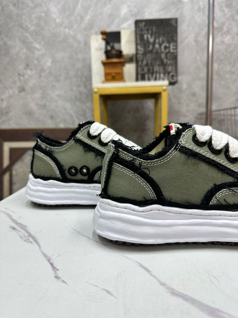 House Mihara Yasuhiro Peterson Og Sole Canvas Low Green