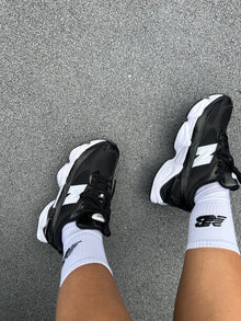 New Balance 9060R full black & white 2026