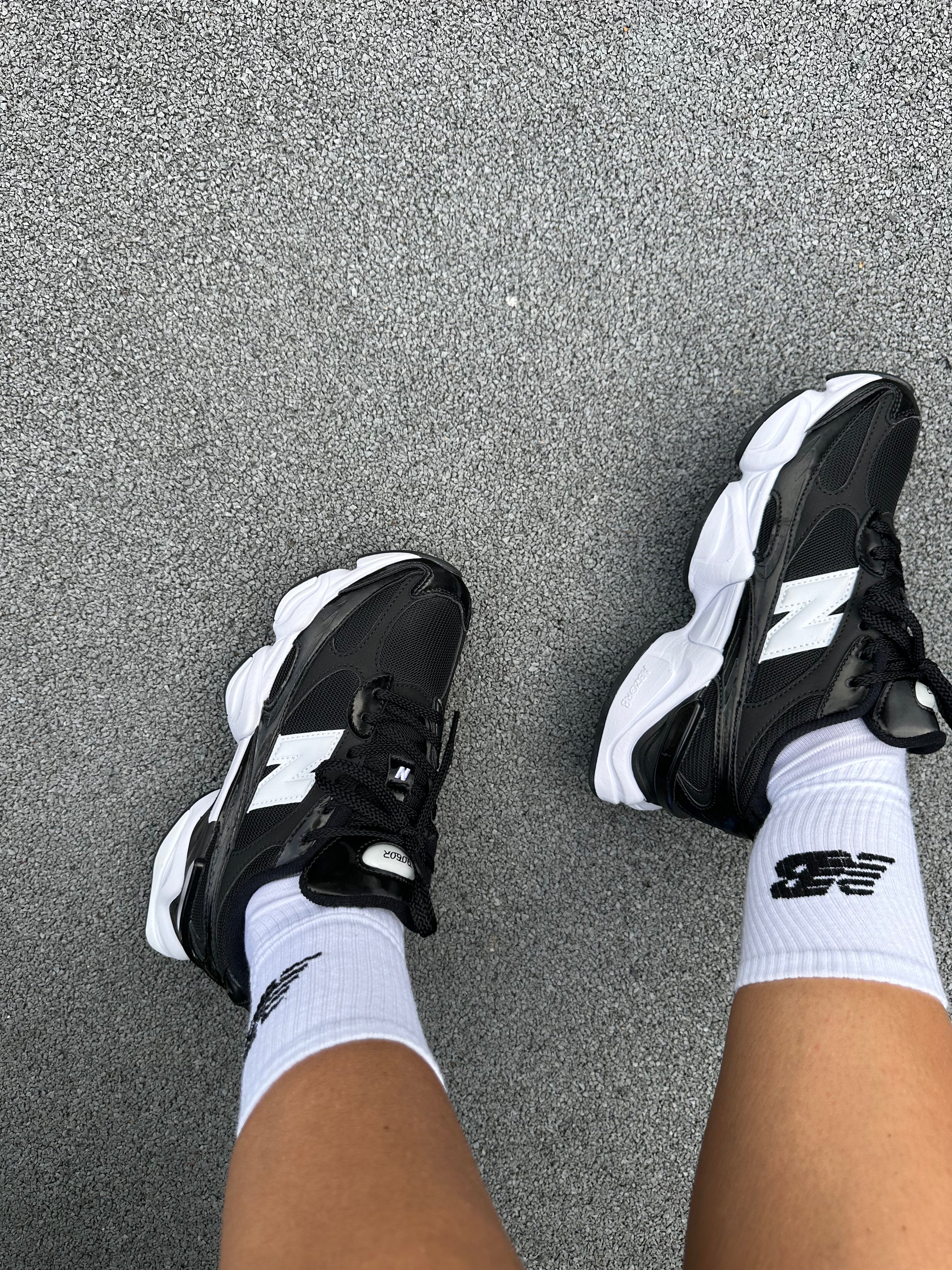 New Balance 9060R full black & white 2026