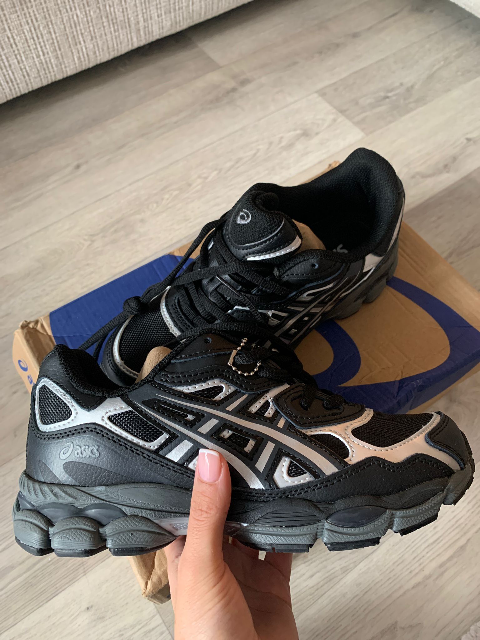 Asics Lo