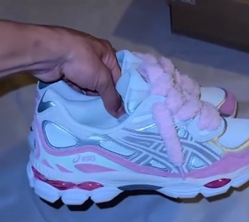 1 pair of pink moumoute lace