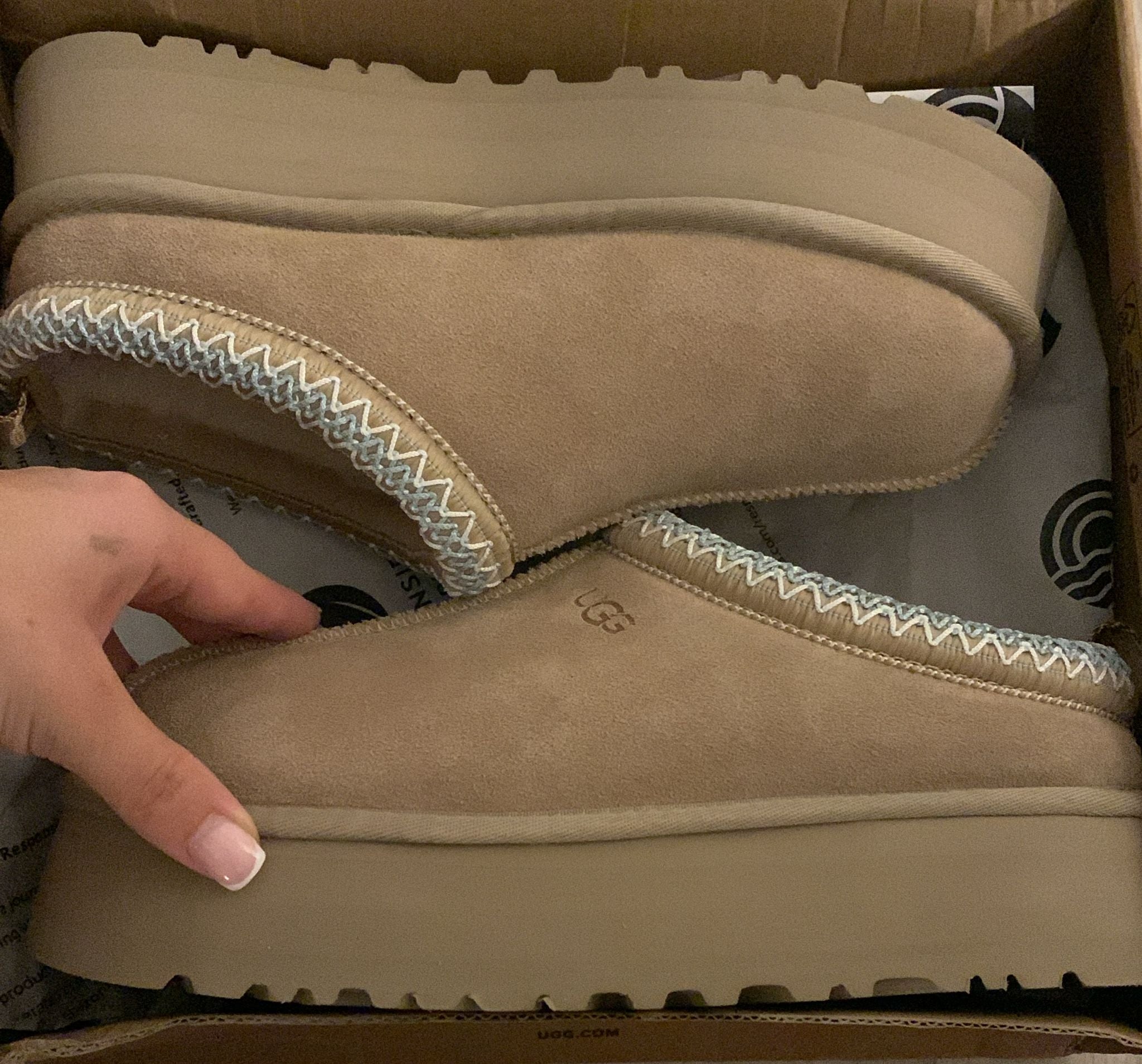UGG TAZ