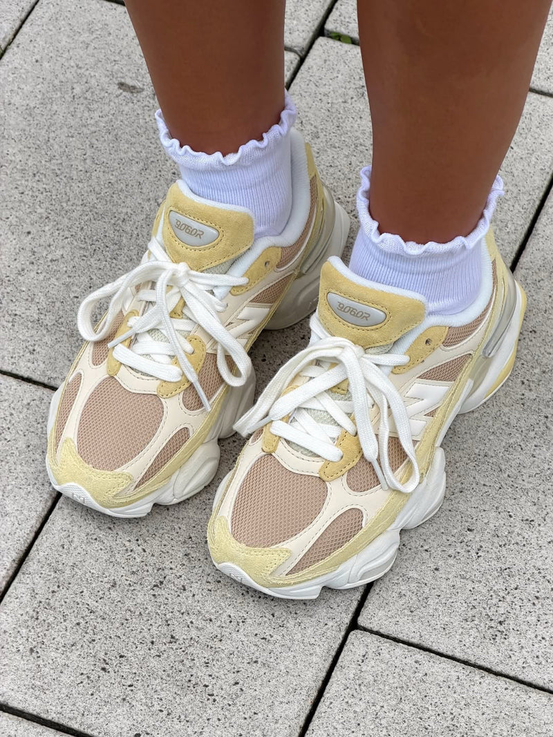 New Balance 9060 — Beige/Jaune