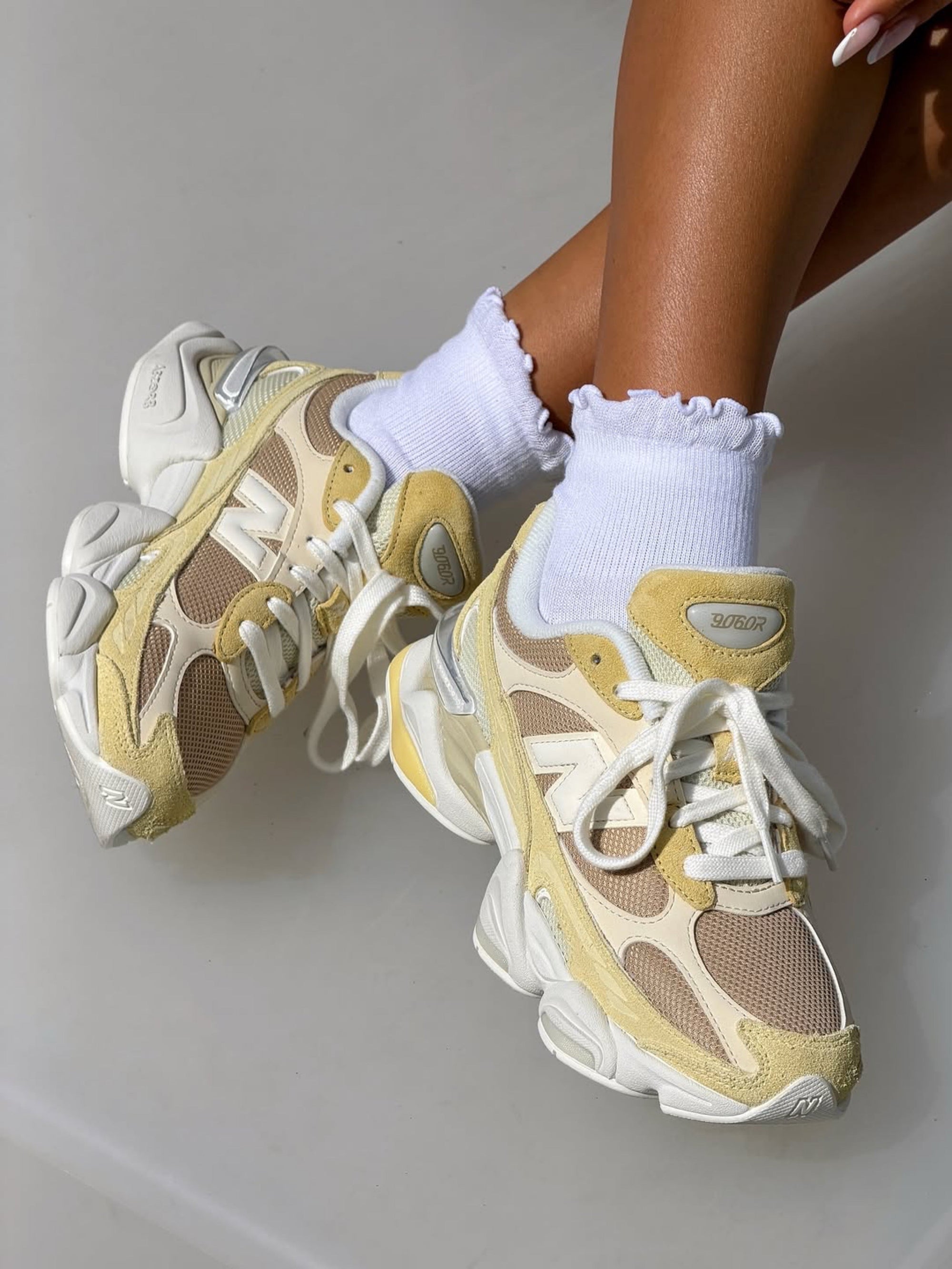New Balance 9060 — Beige/Jaune