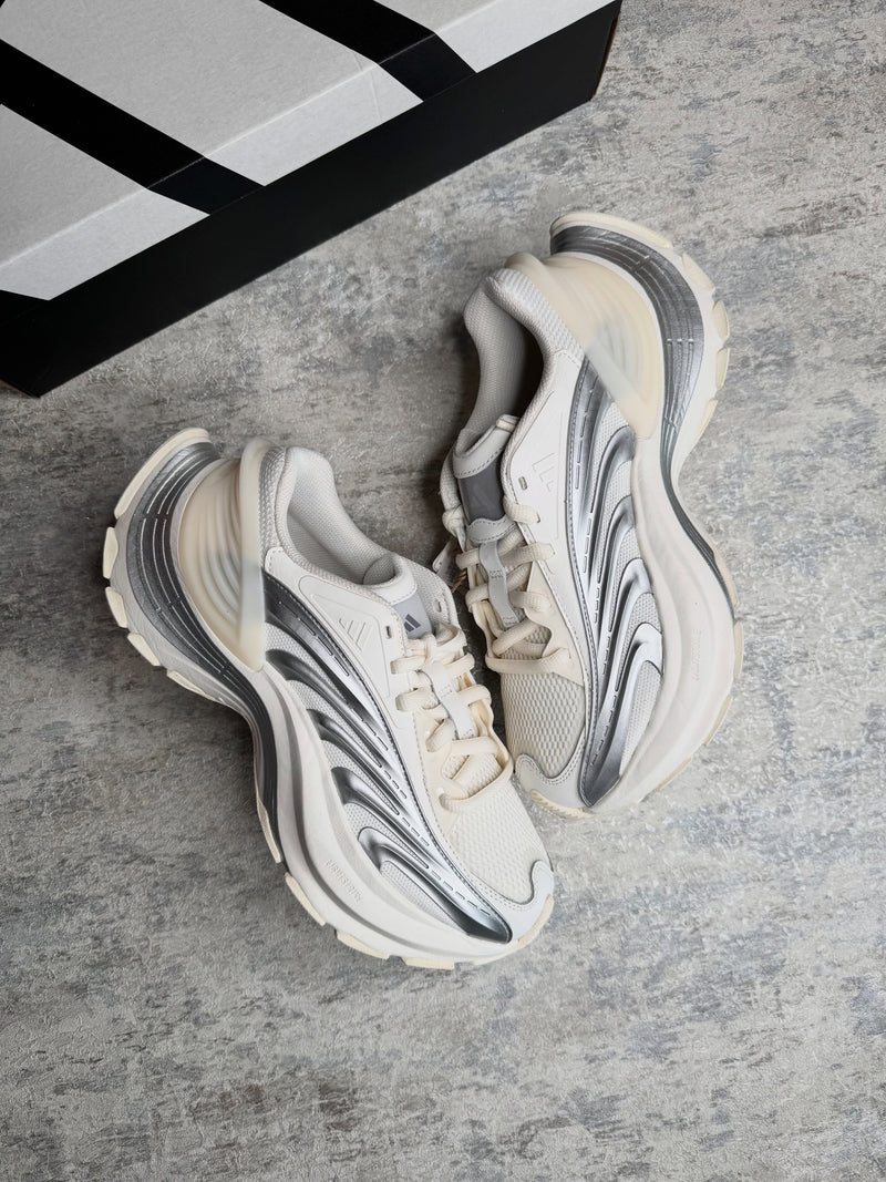 Adidas — Blanche Chunky