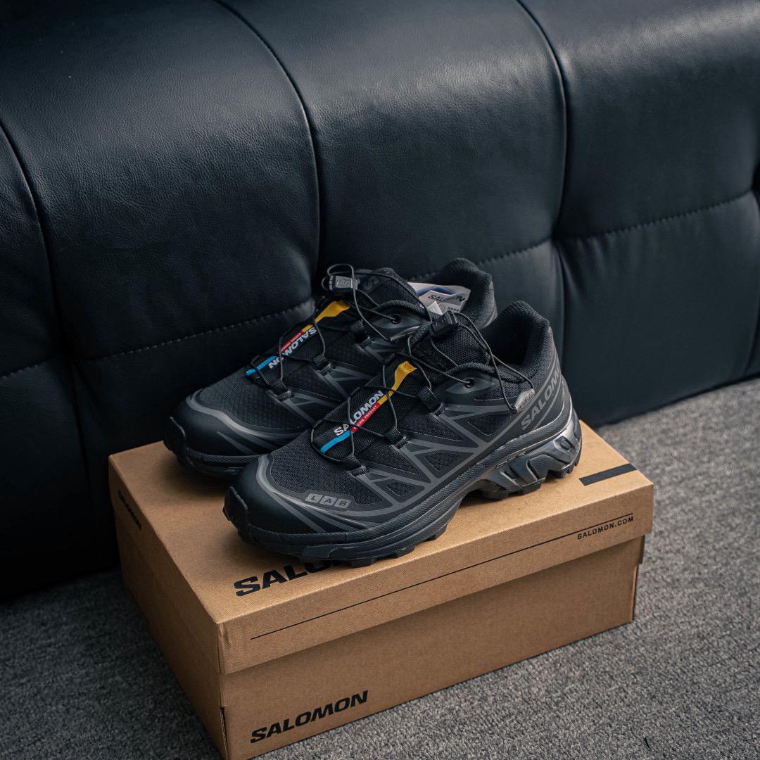 Salomon Black
