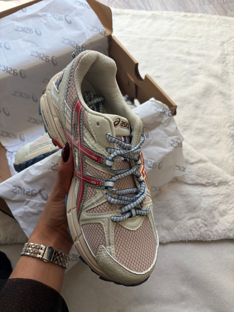 Asics Gel-Kahana 8, top view