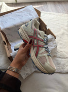 Asics Gel-Kahana 8 dans sa boîte