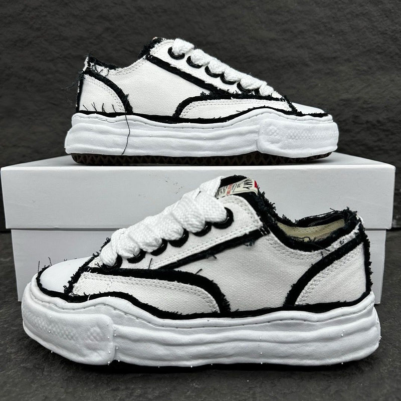 House Mihara Yasuhiro Peterson Og Sole Canvas Low White Black