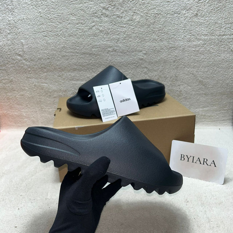 Yeezy Slide Black